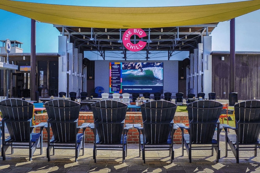 Sun & Sand For 6 by Avantstay Prominence Pet-friendly + Pool