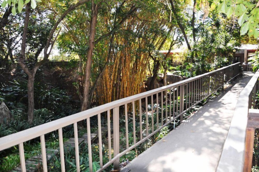 Lost Trail Bed and Breakfast