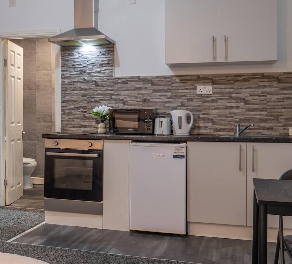 Stunning 1 Bed Studio3 in Coventry view 5