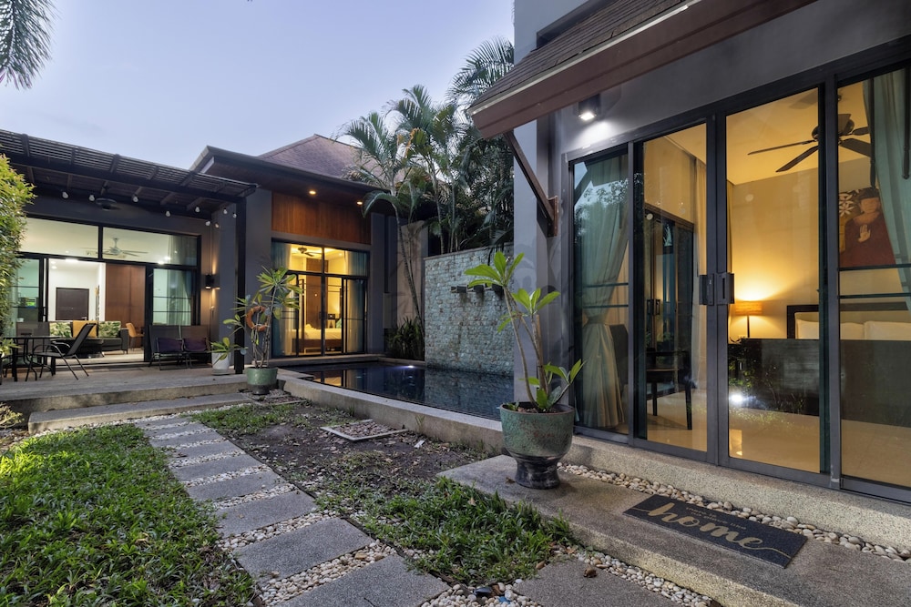 Renovated3BR Pool Villa Near Beach V234