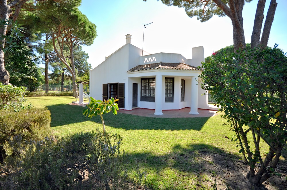 Perfect Retreat Overlooking Pinhal Golf Course, Private Pool, Off-street Parking view 4