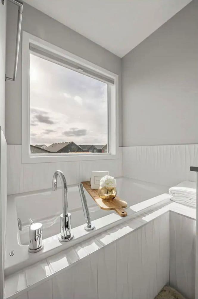 Luxury Modern Home - Livingstone