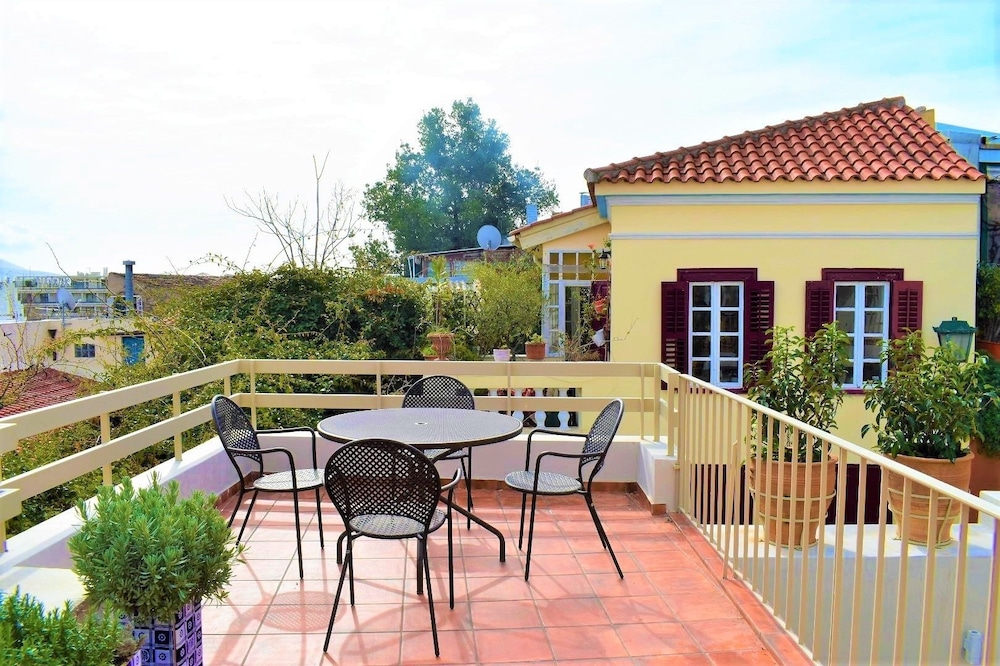 Acropolis Suites