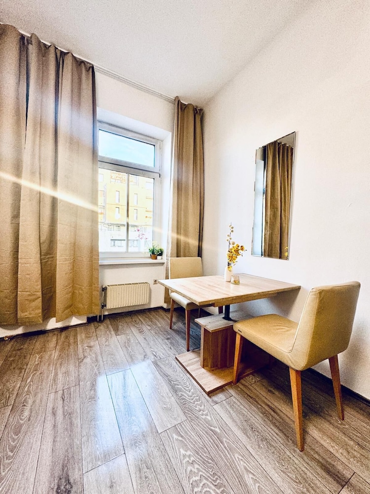 Affordable Cozy 3BR Apt Near FAC Platz