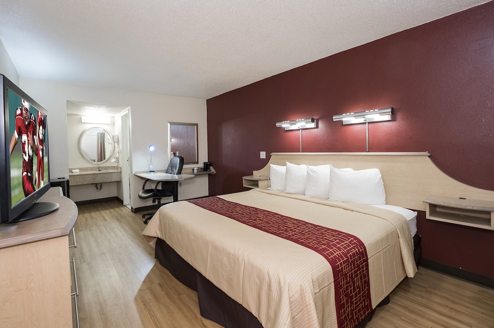 Williamsport Vacations - Red Roof Inn Hagerstown - Williamsport, MD - Property Image 6
