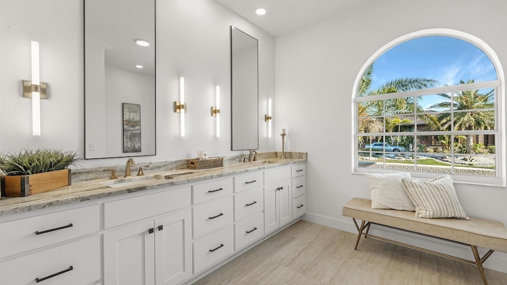 Punta Gorda Isles Vacation Home With Private Pool, Office, Canal W Dock 2 Bedroom Home
