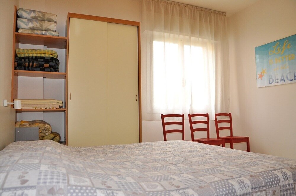 One-bedroom Flat With Balcony and AC view 4