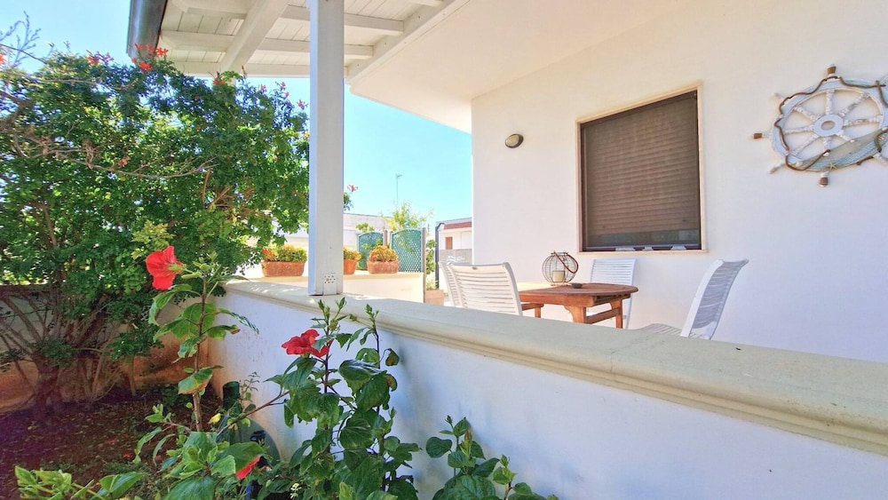 Villa Fede - 3 Bedrooms 2 Bathrooms air Conditioning by the sea