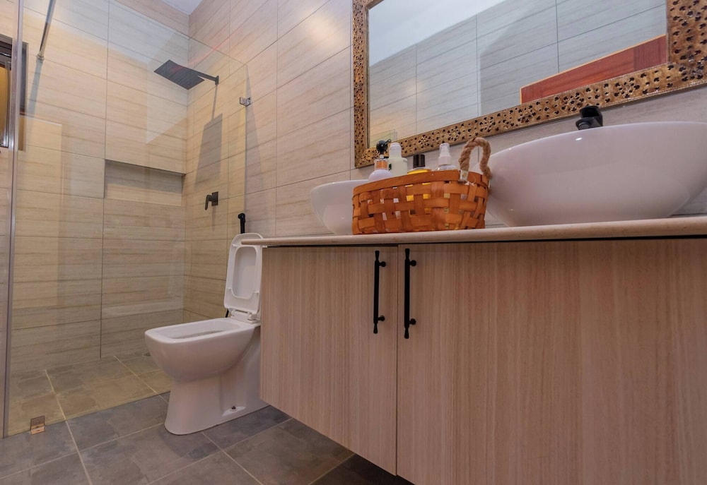 Luxurious Diani Beach Villa With Private Pool