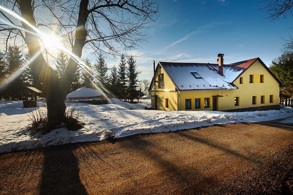 Luxe Villa in Bernartice Kkh045