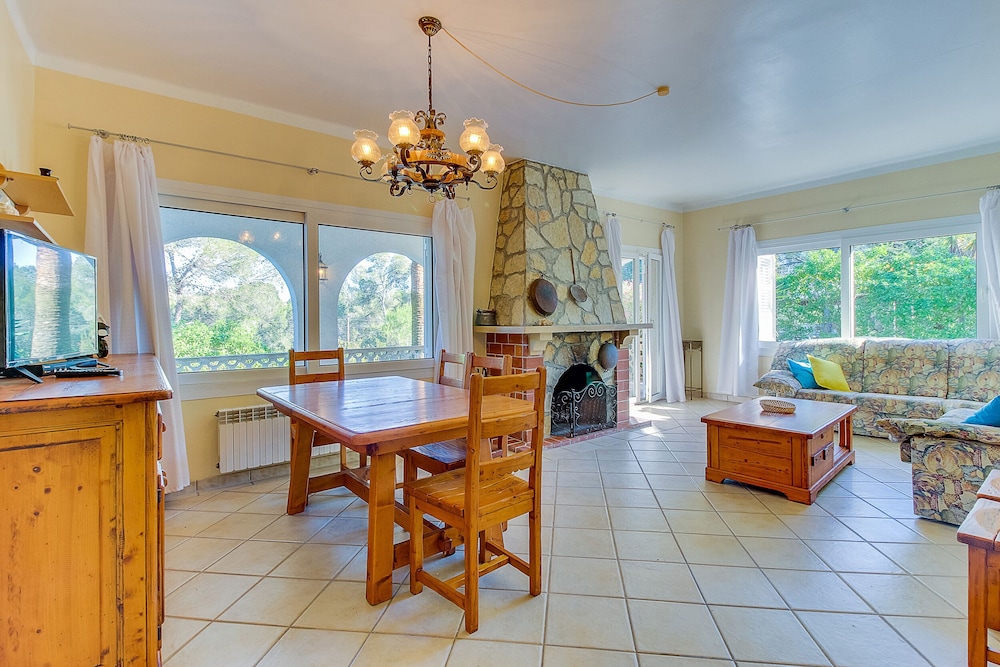 Villa With Pool and air Conditioning photo 5