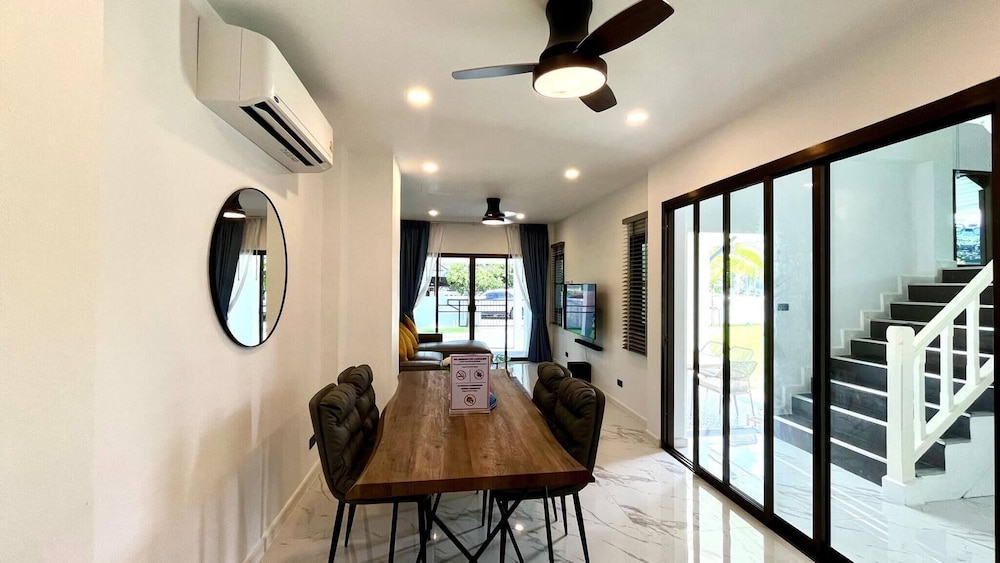 Khaolak Pool Villa With 3 Bedrooms