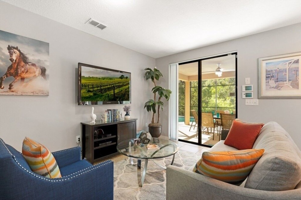 Luxury 4br Retreat W/ Pool, Game Room Near Disney 4 Bedroom Villa