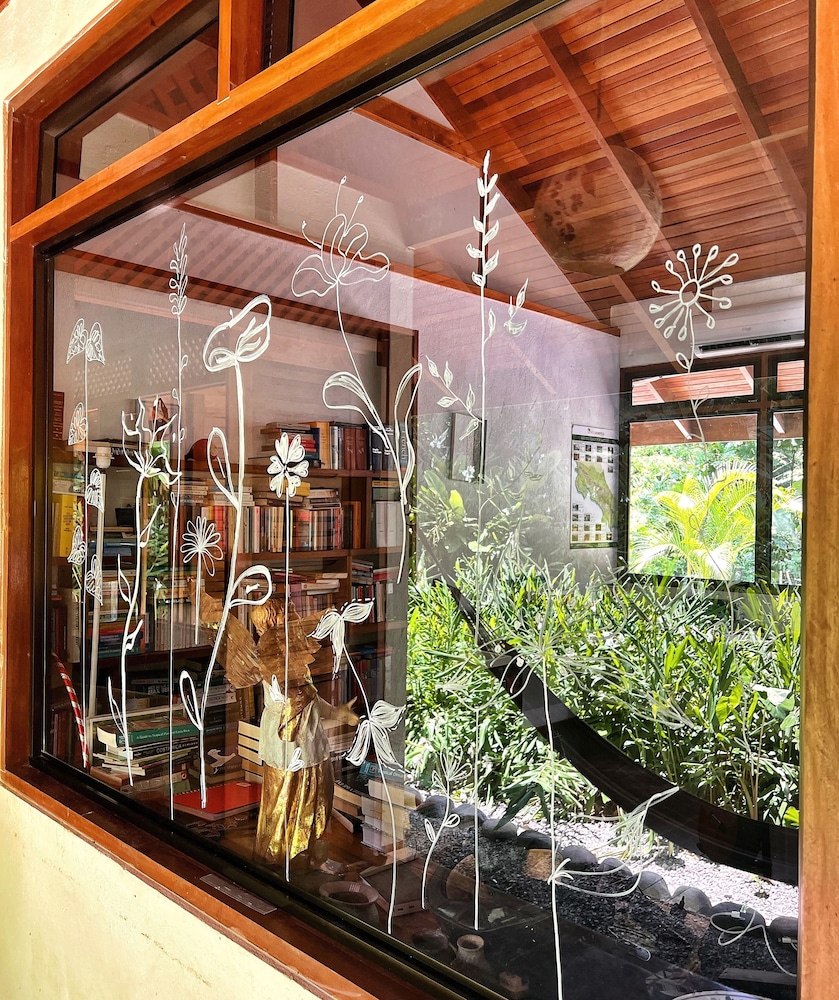 Geckoes Lodge view 2
