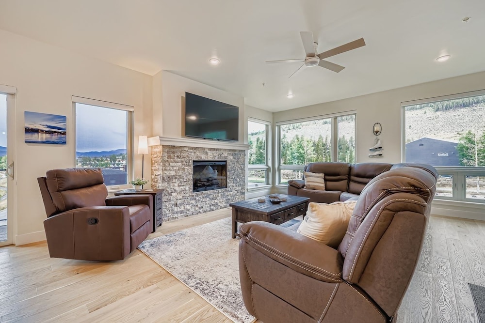 305 Brightwood At Keystone 2 Bedroom Condo