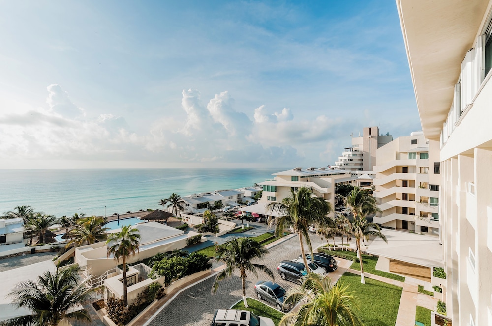 Beachfront Penthouses by LivIN Cancun