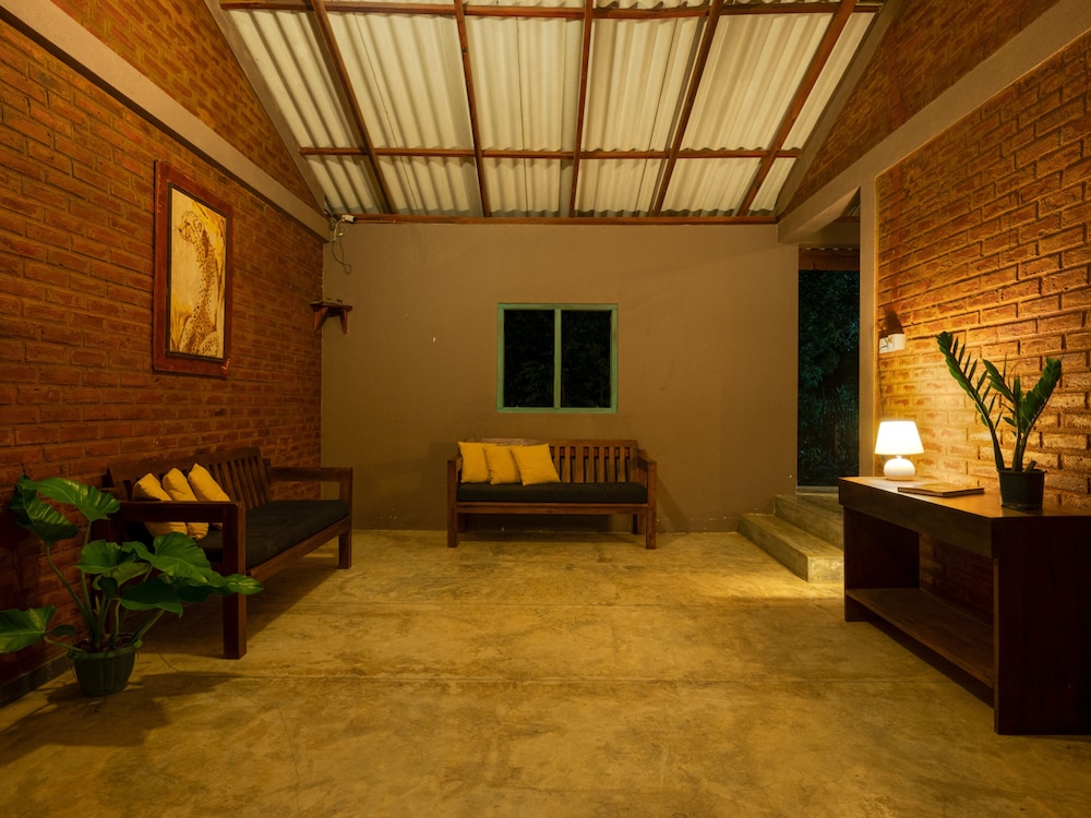 Hide Yala - Hostel