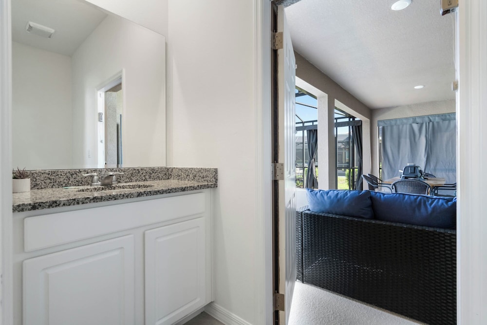 Solterra Villa With Screened Pool & Lake View