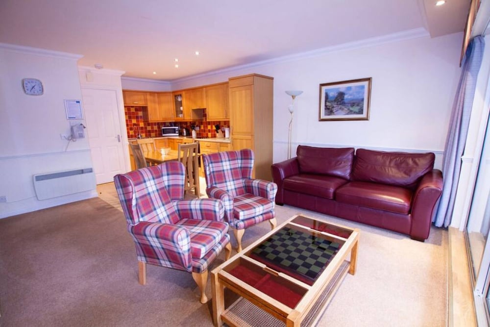Loch Rannoch Highland Club Studio 03