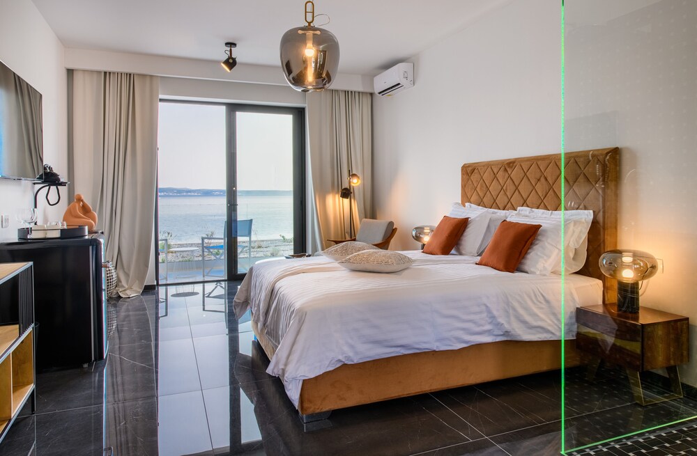 Gallery Luxury Suites & Rooms - Adults Only