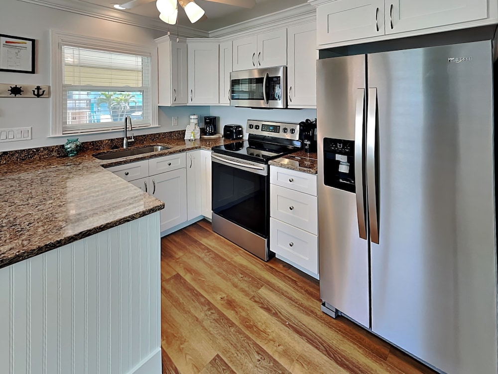 The Tides Retreat by Distinctive Beach Rentals
