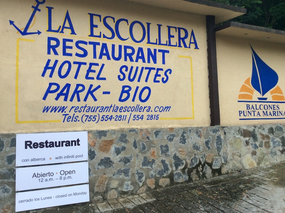 La Escollera Suites Adults Only
