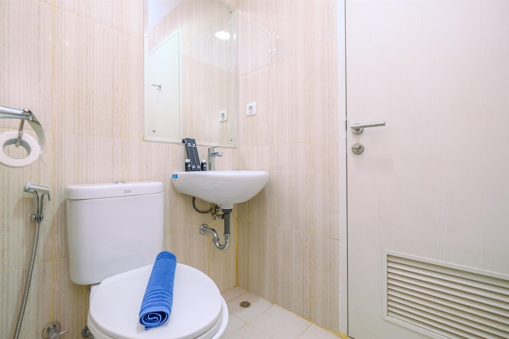 Comfy Studio at Sentul Tower Apartment
