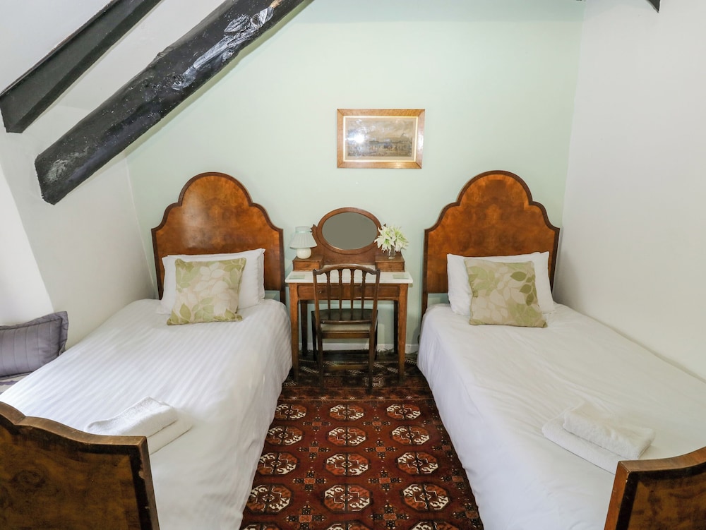 Hearthstone East Cottage