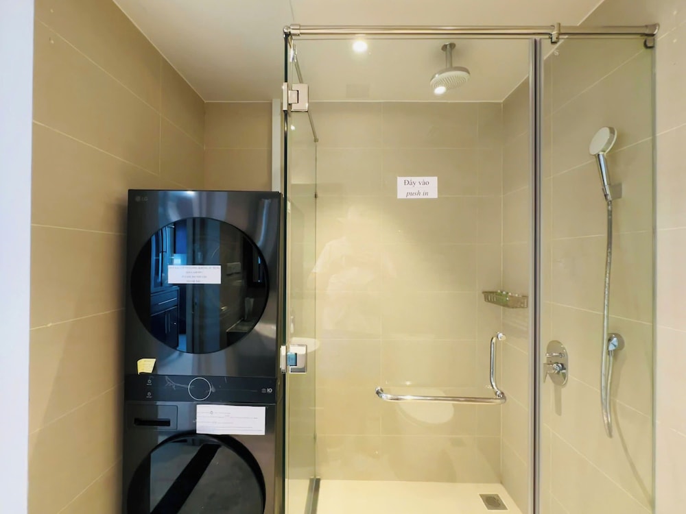 Gold Coast Balcony Serviced Apartment