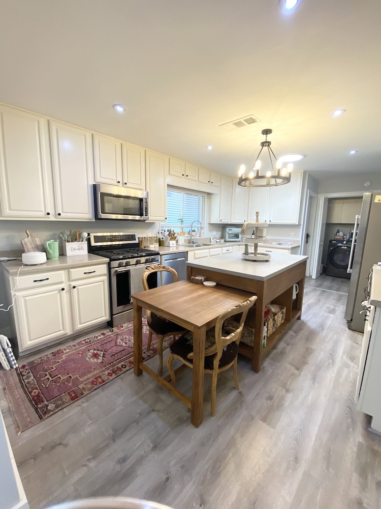 Uptown French Haven 3 Bedroom Residence