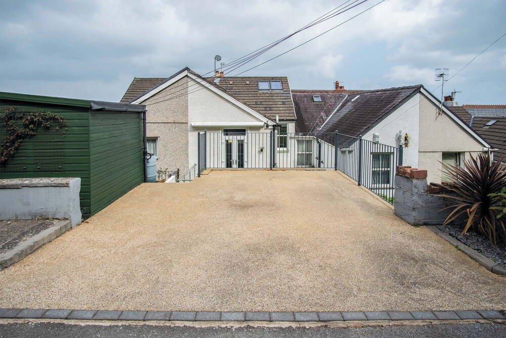 Overland Road 4 Bed House Mumbles