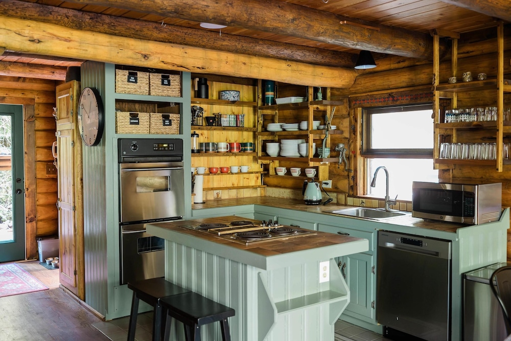87sl - Starlink - Sauna - Pets OK - Sleeps 8