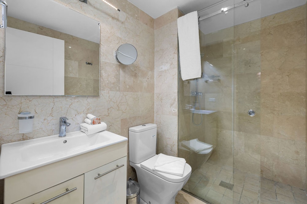 Charming 1br1ba Condo in Great Location With Pool