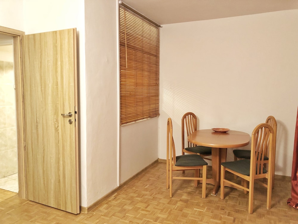 Fox Center Apartments