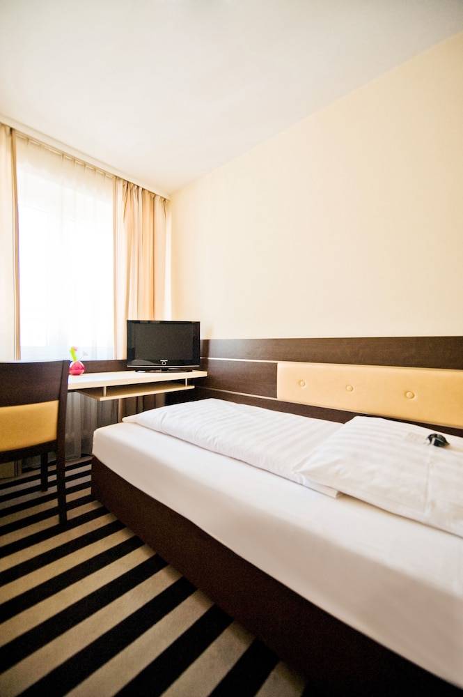 Frankfurt Vacations - Bristol Hotel Frankfurt - Property Image 45