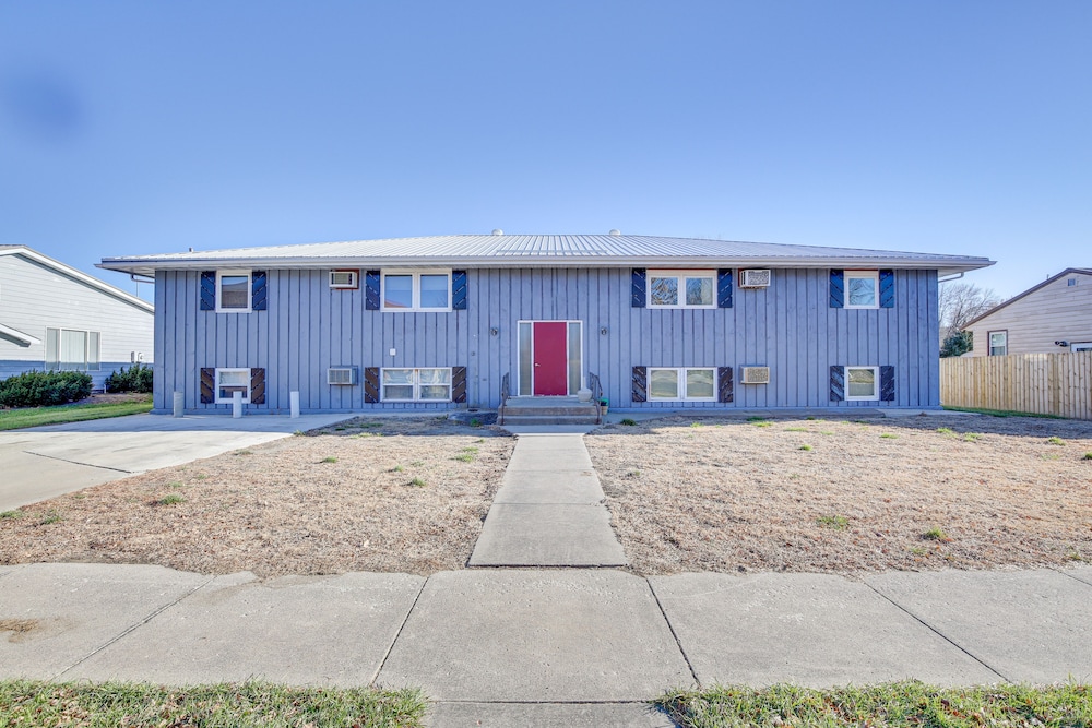 Pierre Vacations - Downtown Pierre Apartment  1/2 Mi to River! - Property Image 7