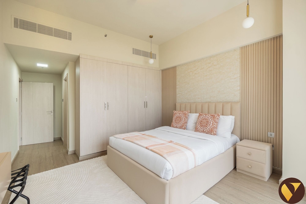 Stylish Peaceful in JVC full Amenities