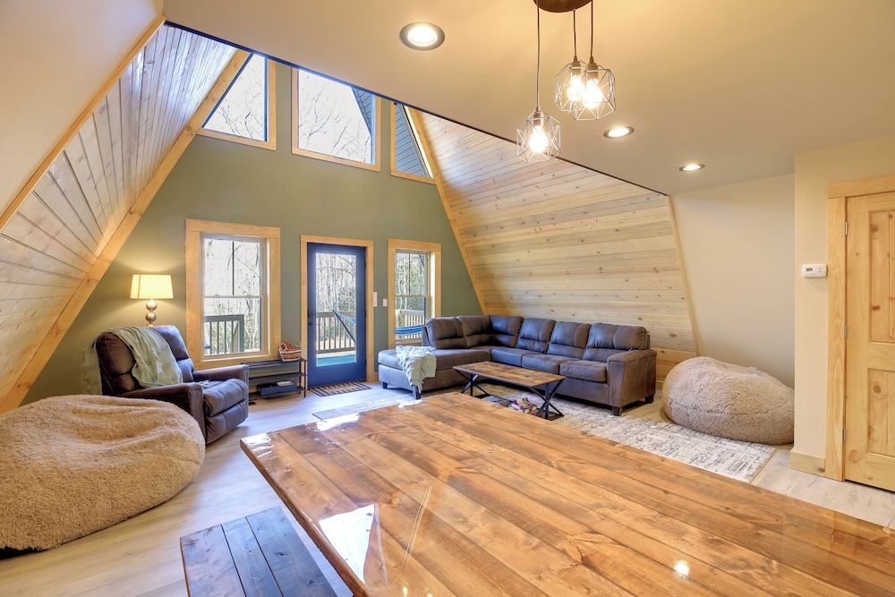 Wytheville A-frame Cabin w/ Wraparound Deck