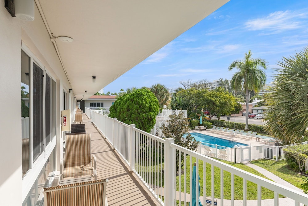 Pompano 3225 20A