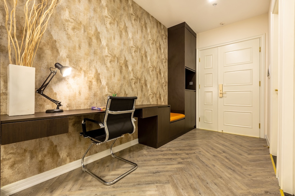 Oasis Vinhome Golden River Apt