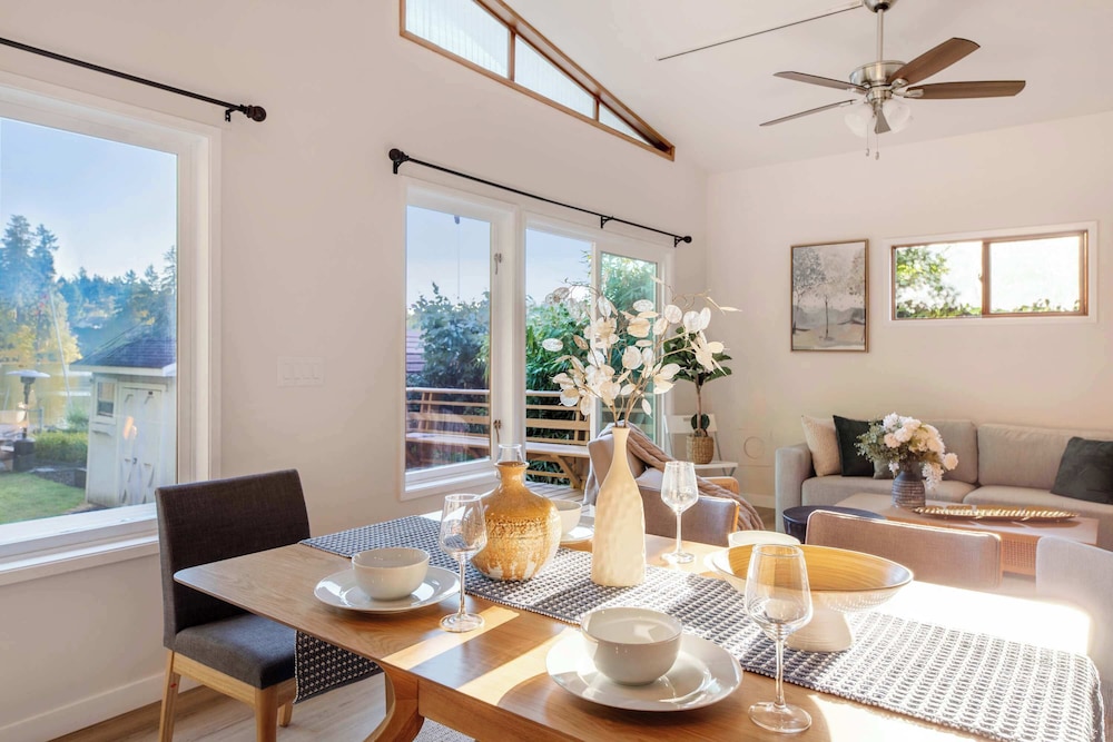 @ Marbella Lane - Hidden Gem on Scenic Shady Lake