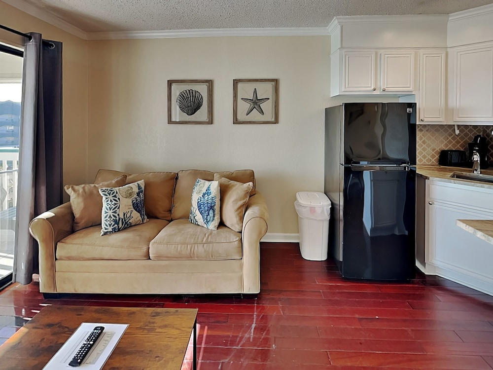 Casa Del Mar 350-front Facing