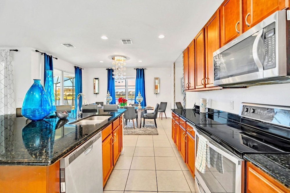 Upstay Lakefront Home w Pool, Game Room and BBQ