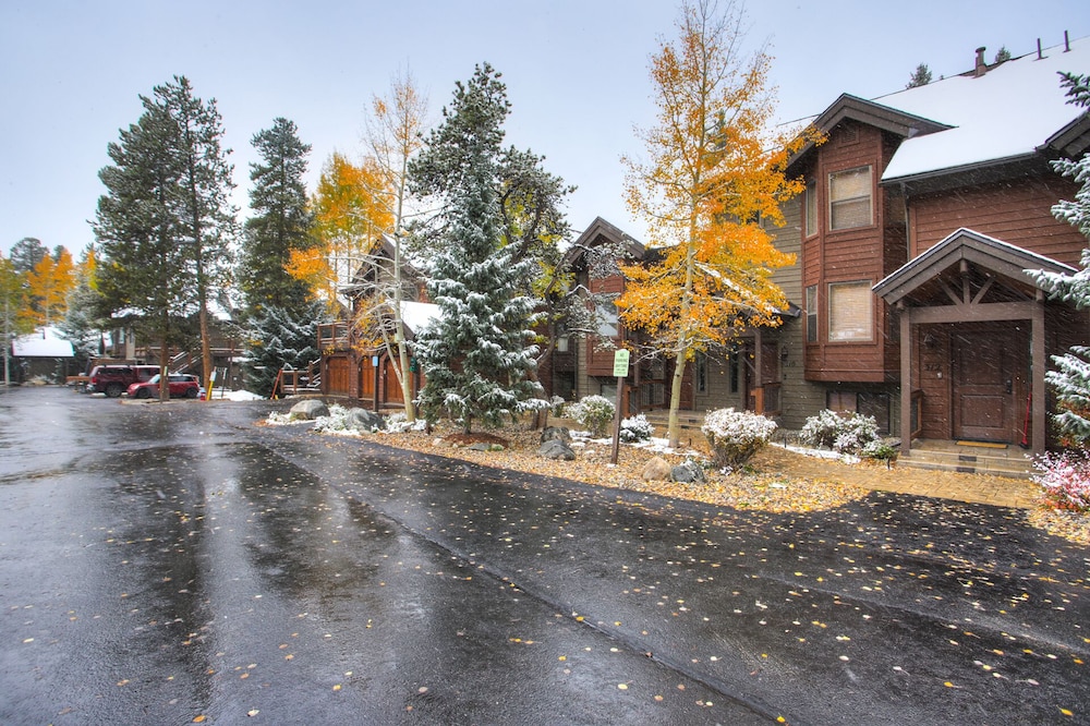 Village Point 308 view 2