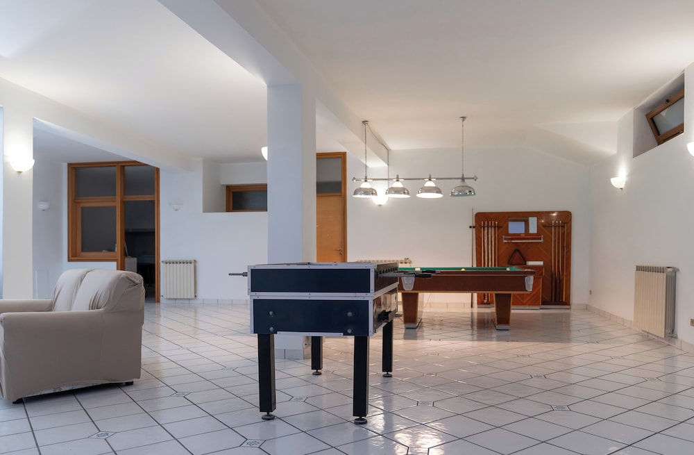 La Perla Blu - De Vivo Realty