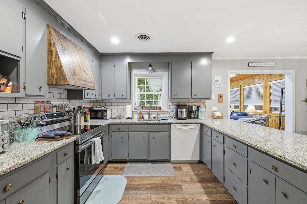 Minutes To Rehoboth Beach And Lewes Beach 3br Home 3 Bedroom Home