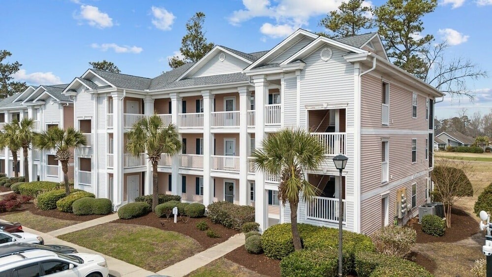 Waterway Village 3i 2 Bedroom Condo