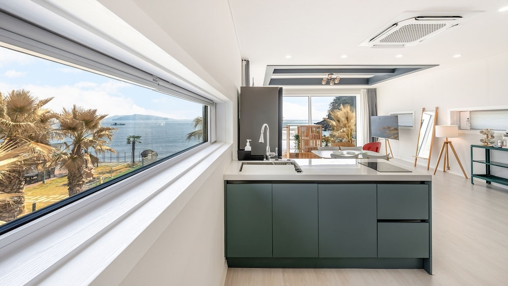 Namhae Orosy Bada Pool Villa & Pension