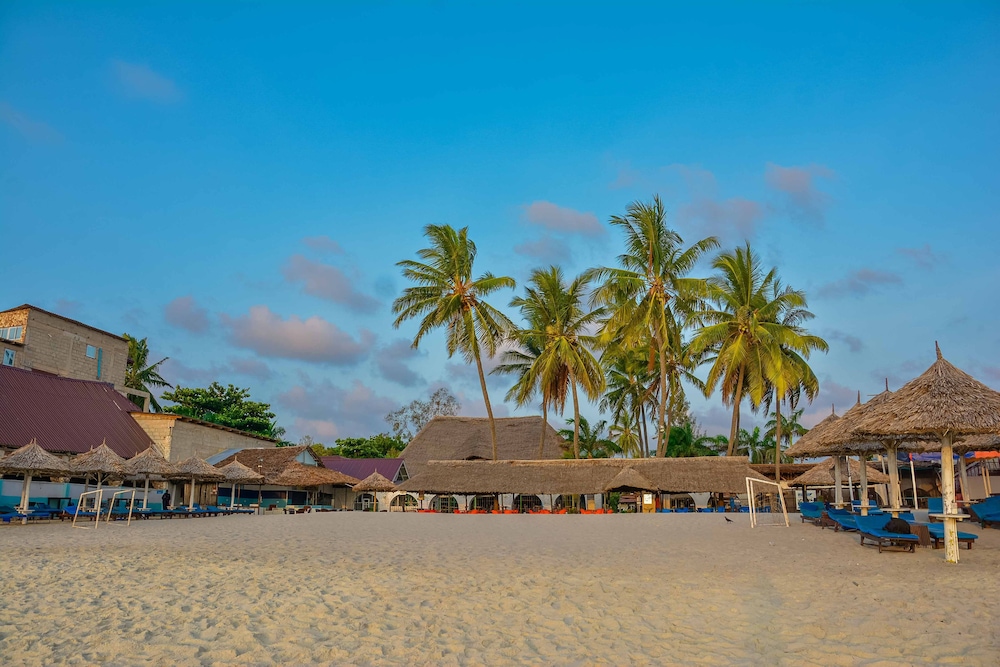 Best Western Jangwani Sea Breeze Hotel