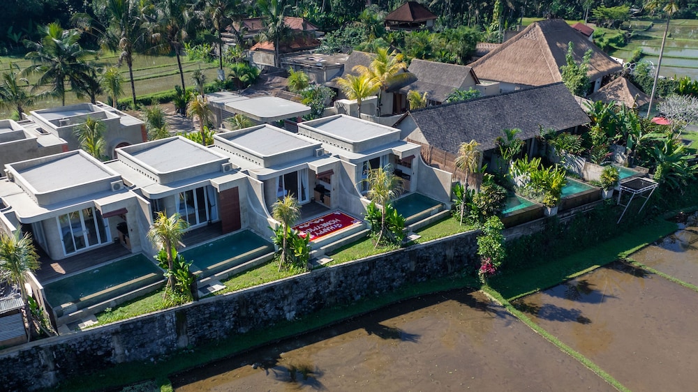 Subu Utamas Villas